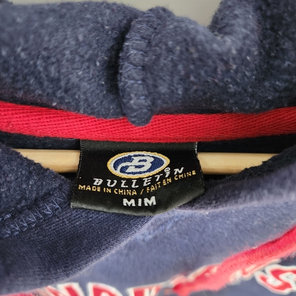 Score a Goal with this Gently Worn Montreal Canadiens Sweater! - Picture 2 of 3